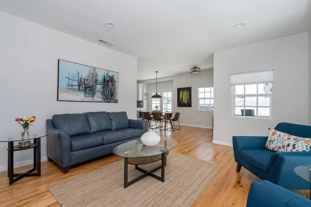 Fabulous New 4br/3ba House In Mission Hills Holiday home *