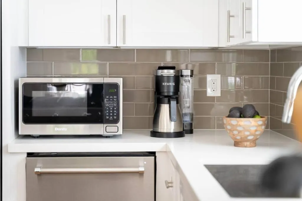 Fabulous New 4br/3ba House In Mission Hills *