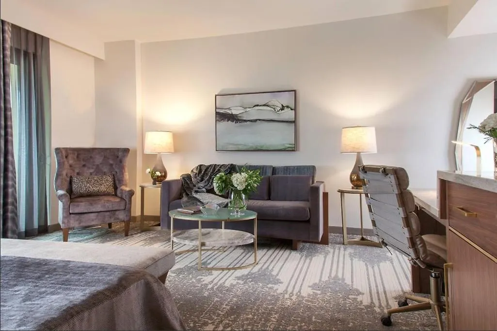 Hotel Legacy & 4*