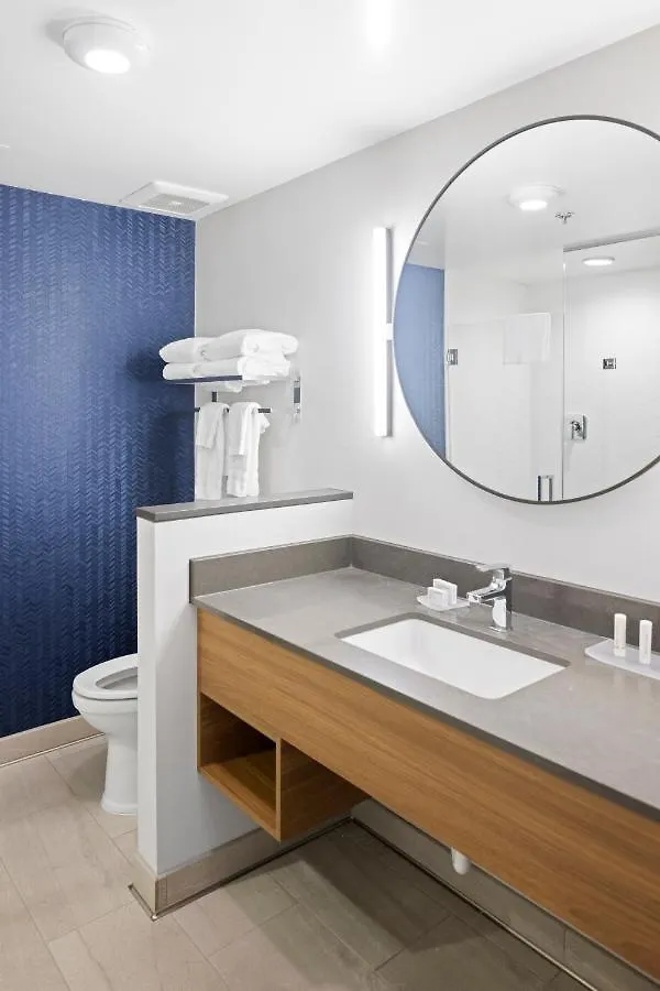 Hotel Fairfield & By Marriott Pacific Beach