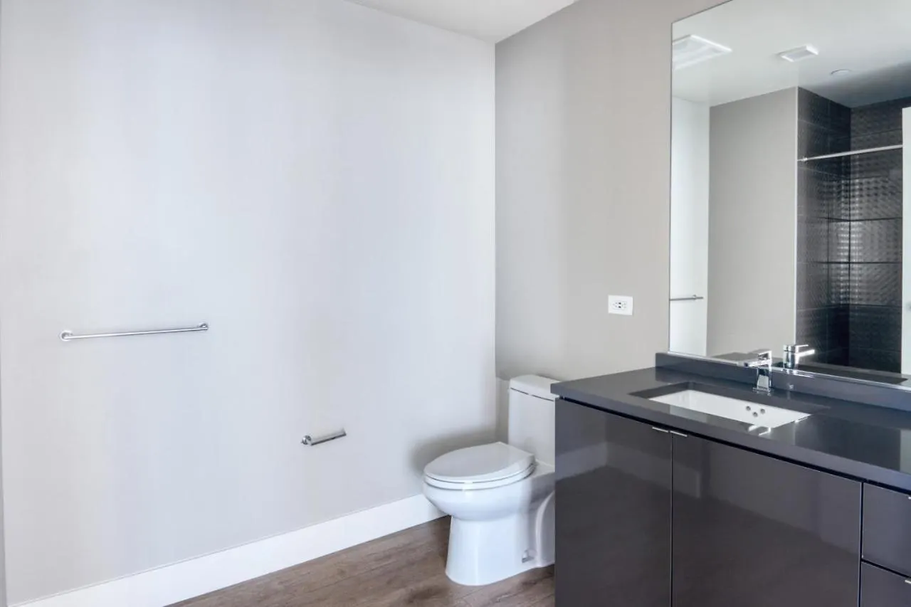 Gaslamp 2br W Gym Sauna Wd Nr Shops San-1 San Diego