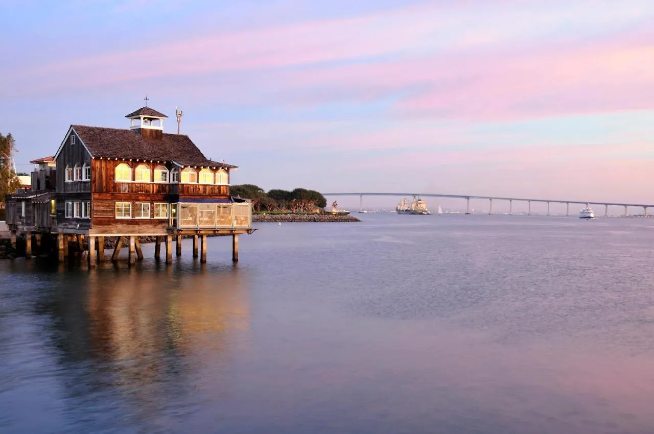 Marriott Marquis San Diego Marina 4*