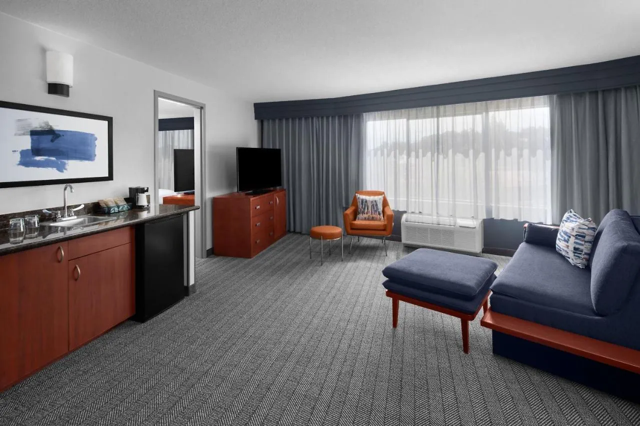 Courtyard By Marriott Rancho Bernardo 3*