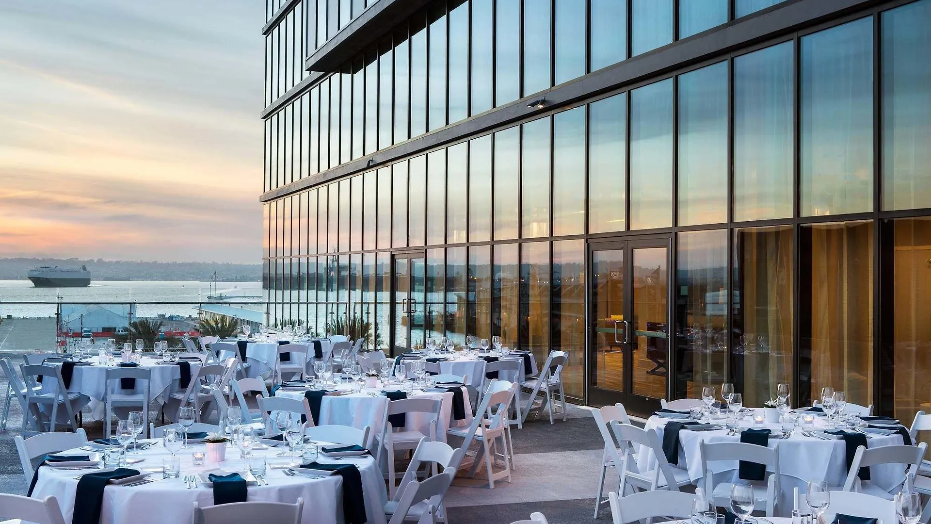 Hotel By Marriott Downtown/bayfront