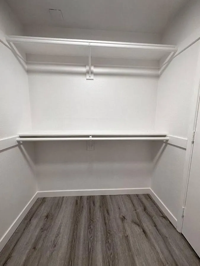 شقة Luxurious Walking Distance To Bay!