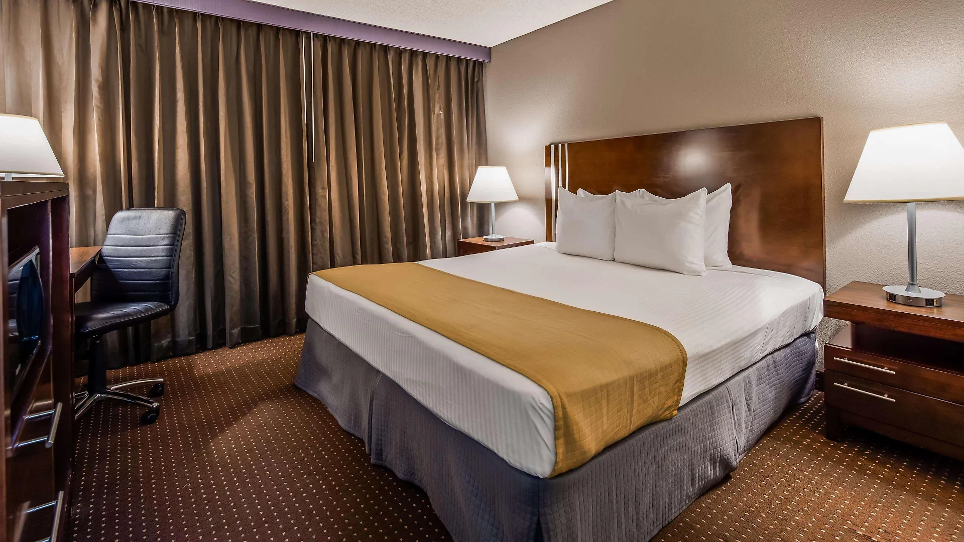 Western Yacht Harbor Hotel