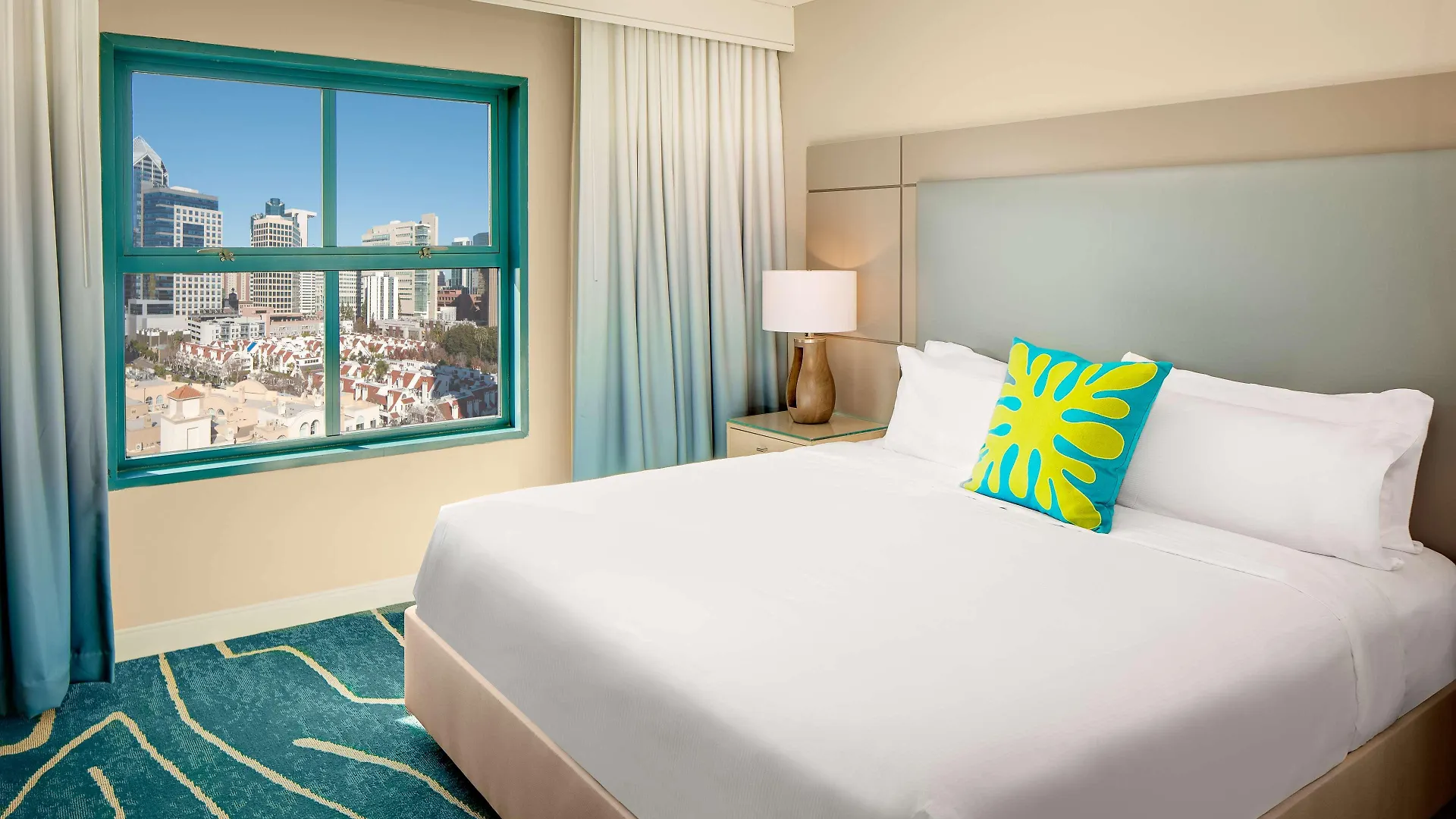 Embassy By Hilton Bay Downtown 3*
