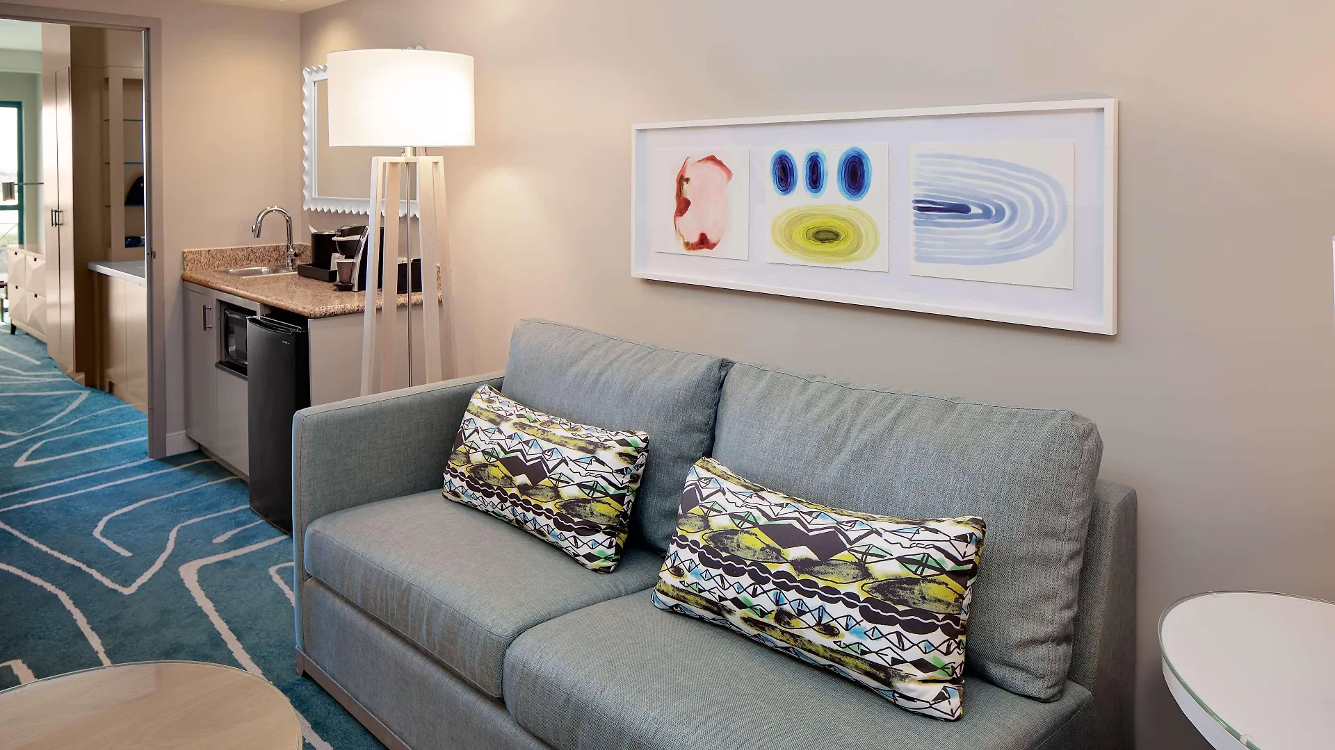 Hotel Embassy By Hilton Bay Downtown 3*