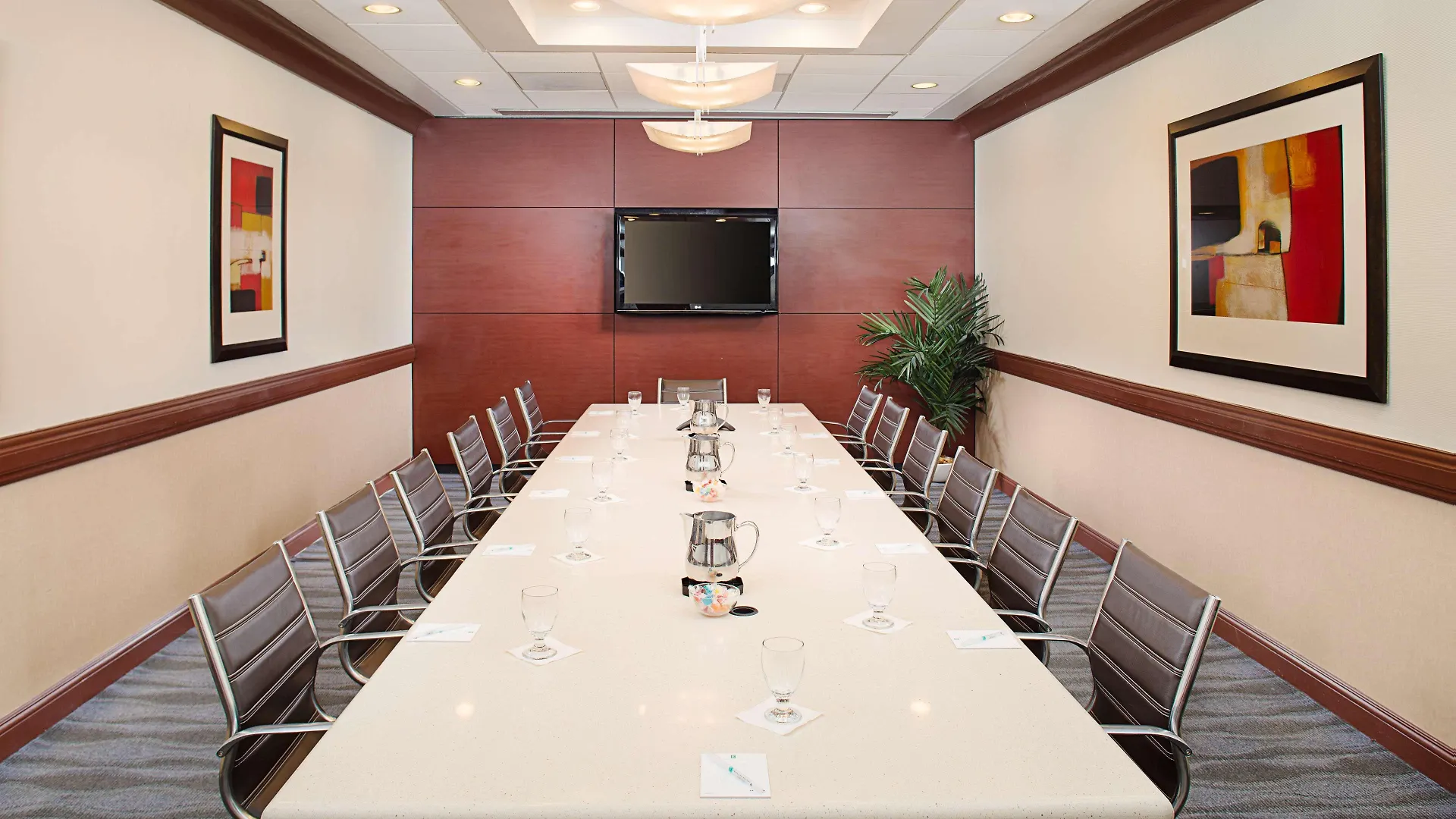 Embassy By Hilton Bay Downtown Hotel 3*