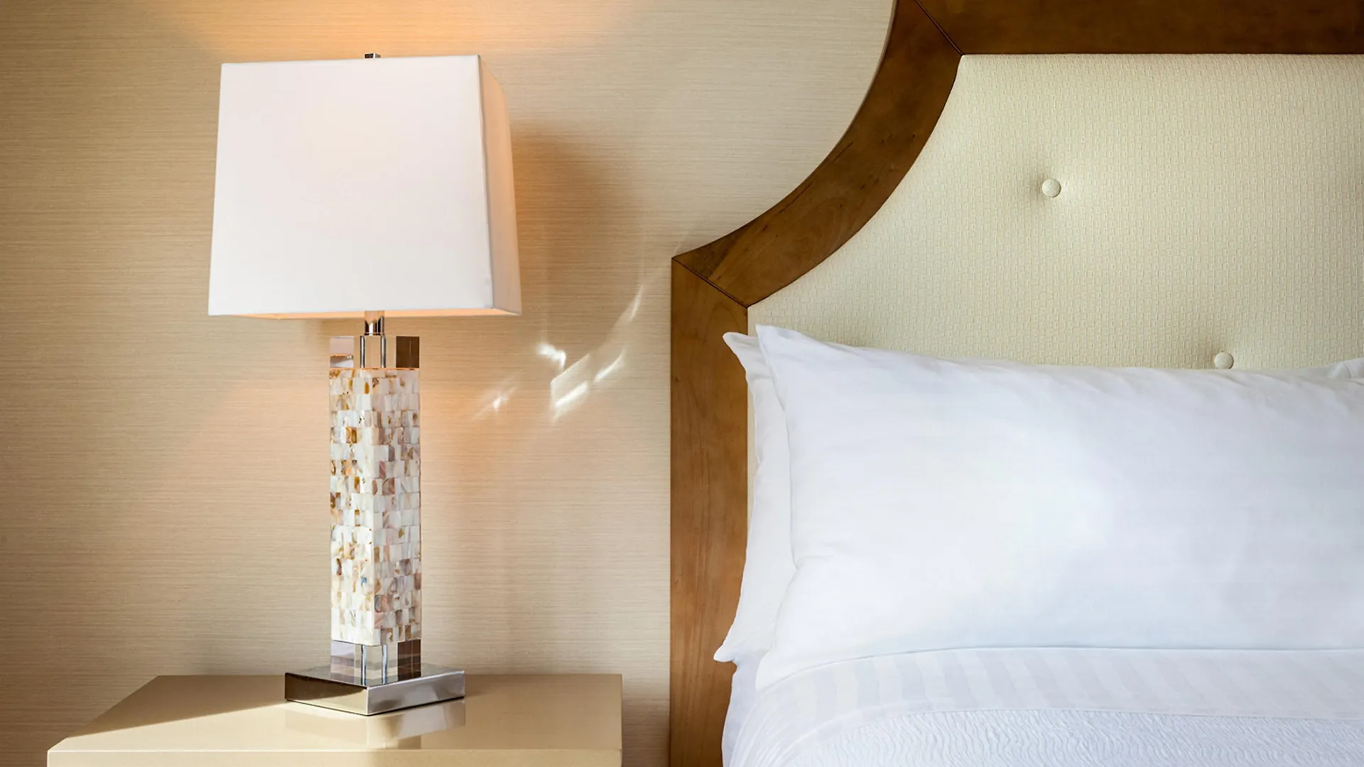 Doubletree By Hilton Bayside 3* San Diego