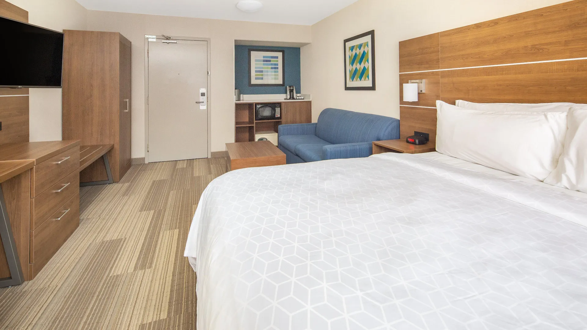 Hotel Express Airport-old Town By Ihg