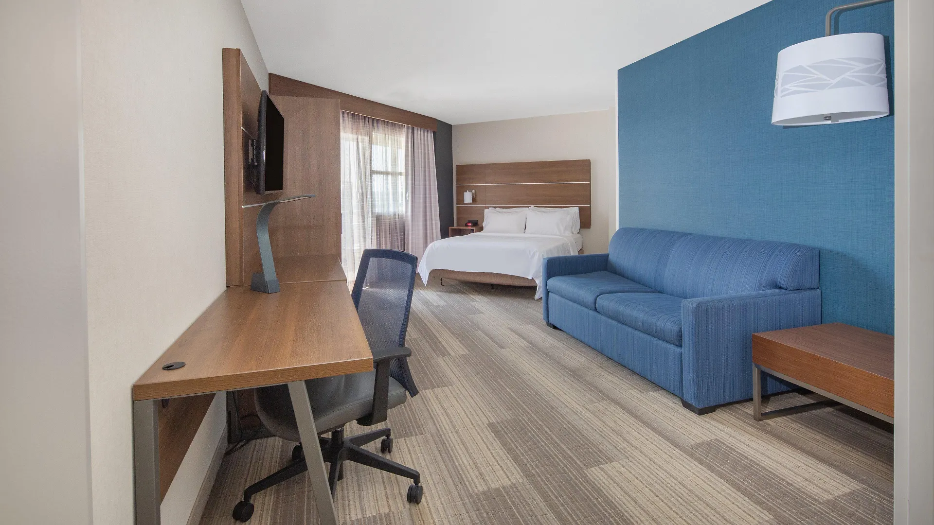 Express Airport-old Town By Ihg 2*