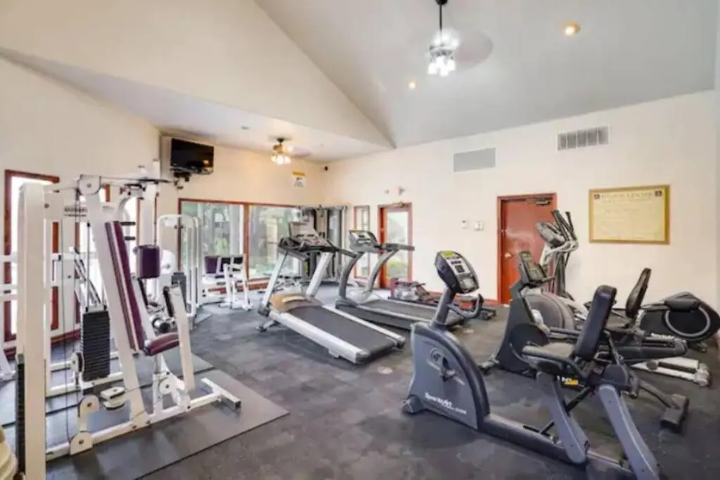 Daire Corner 2-story One Bedroom La Jolla *