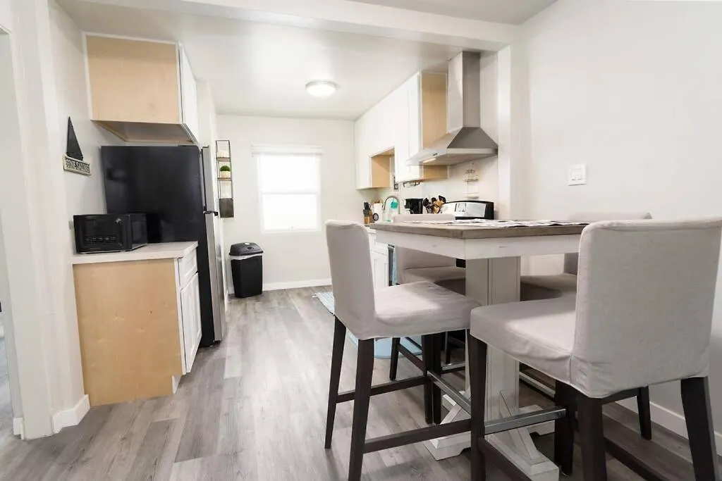 Holiday home Point Loma Escape - Walk To The Harbor Restaurants & Shops W Parking San Diego