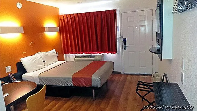 Hotel 6-san Diego, Ca - Circle - Mission Valley 2*