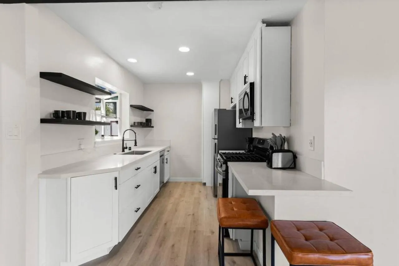 Cozy, Bright, And Walk To Crown Point Park/bay San Diego