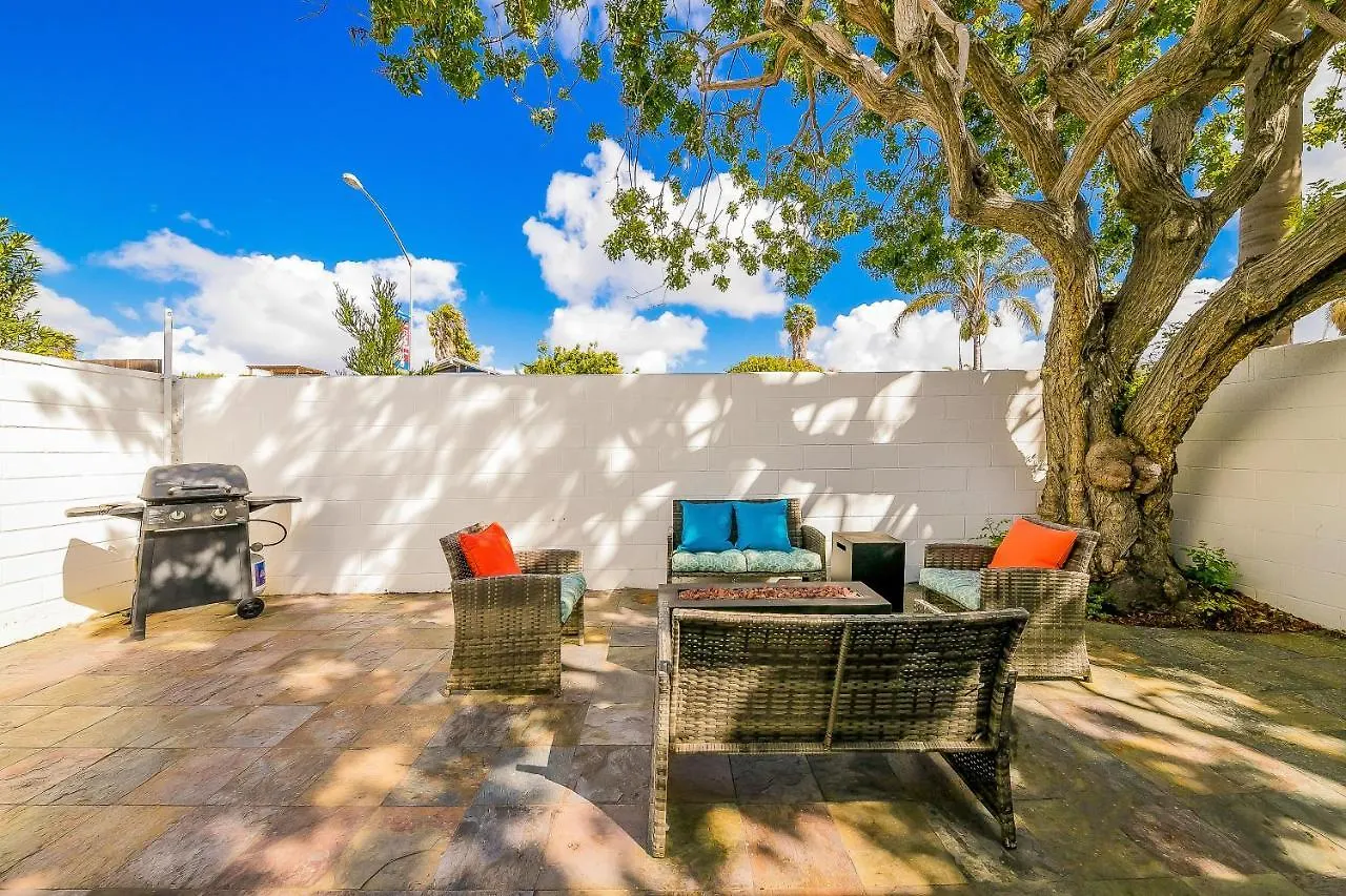 La Jolla Retreat Compound *