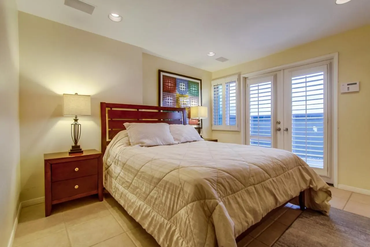 Mission Bay Dreams - W Bay Access, Parking, Pool &