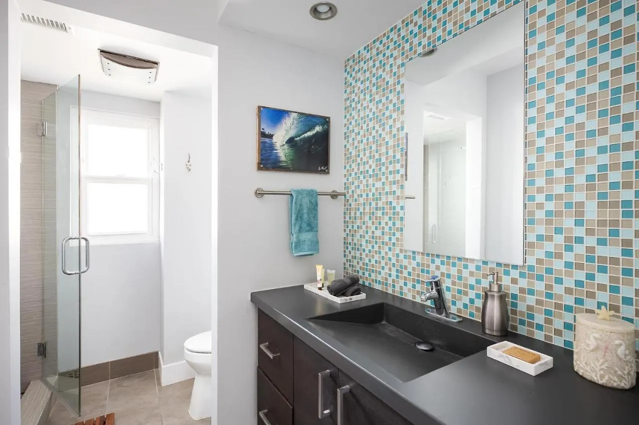 Oceanfront, Two-level With Stunning View, Decks, Fast Wifi & Fireplace Holiday home San Diego