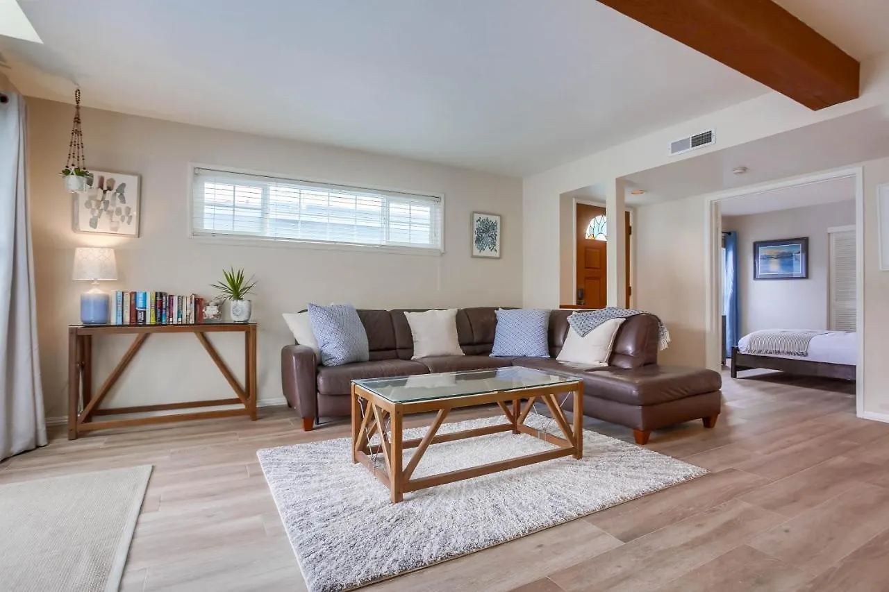 Ormond Oasis - Large Private Patio, Washerdryer, Pet Friendly & Steps2sand! *