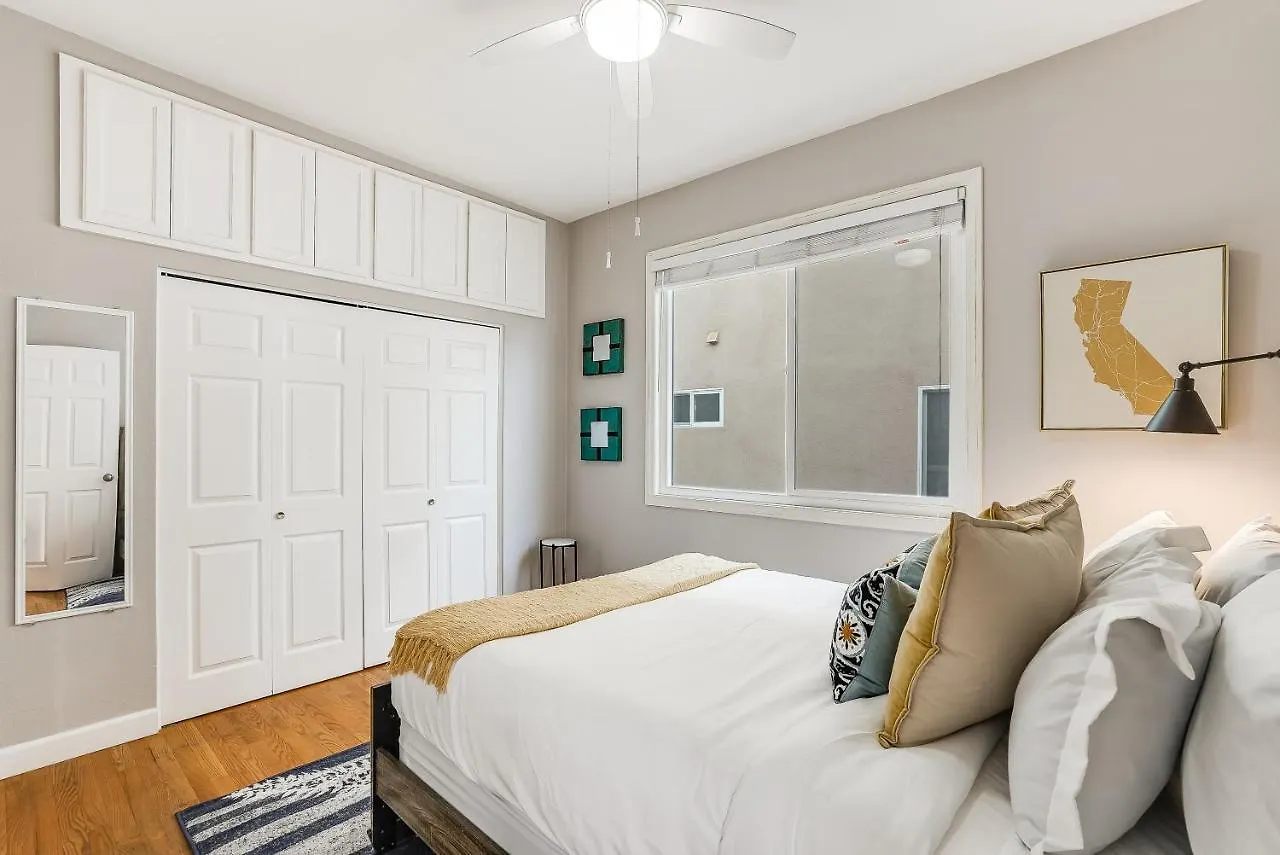 펜션 Massive W Stunning Rooftop, Parking, Spa, Ac & Bay Views!