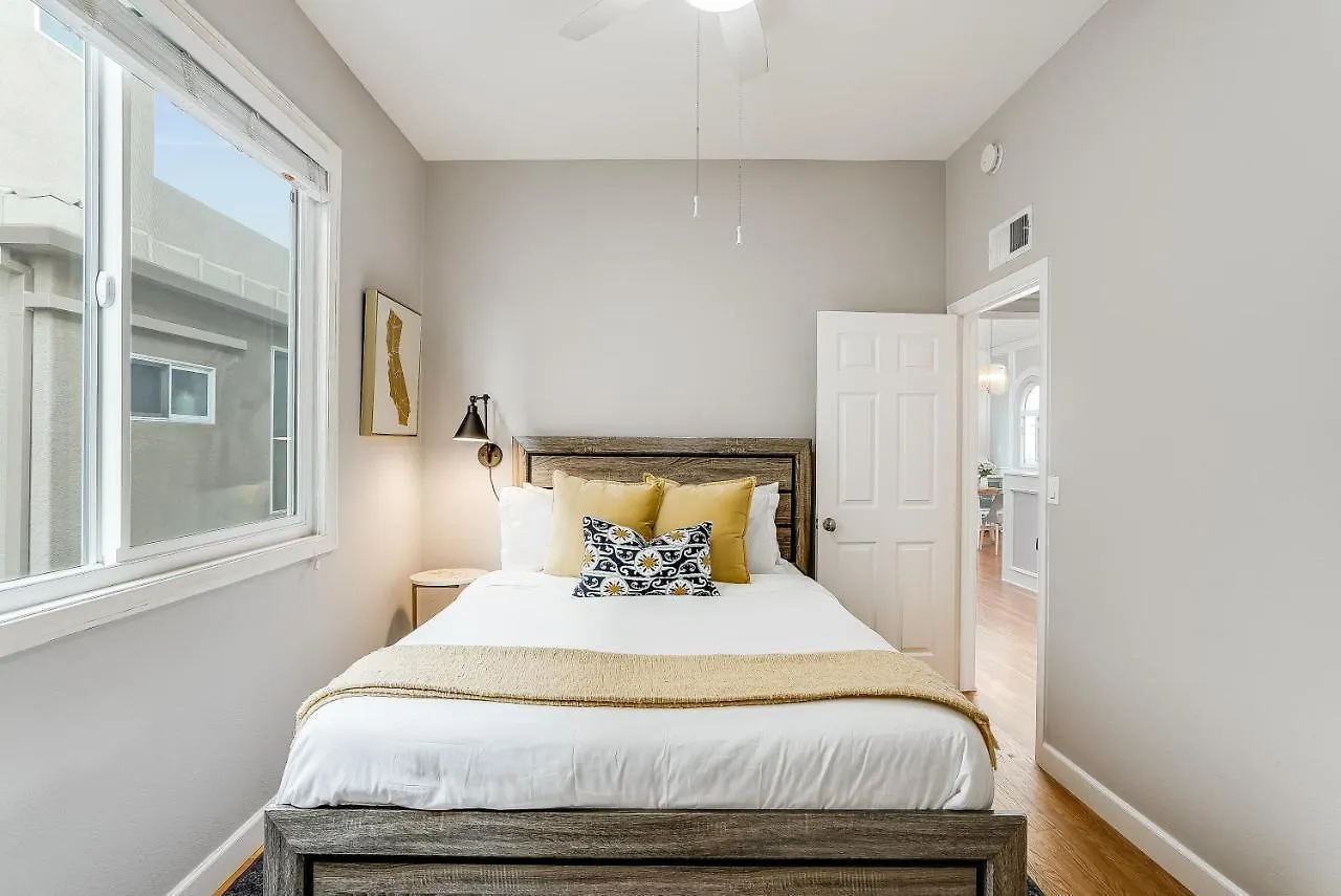 펜션 Massive W Stunning Rooftop, Parking, Spa, Ac & Bay Views! *