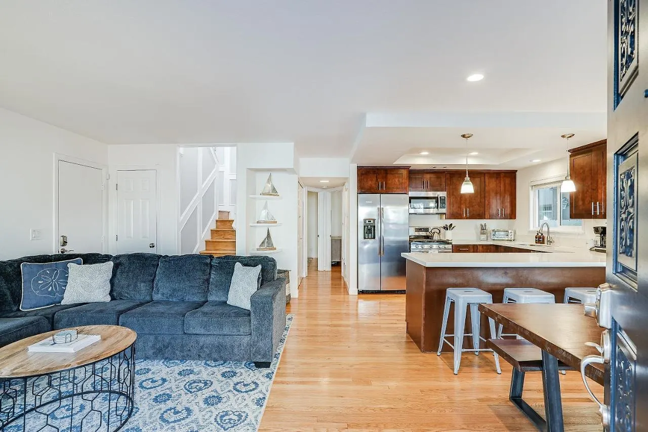 Massive W Stunning Rooftop, Parking, Spa, Ac & Bay Views!