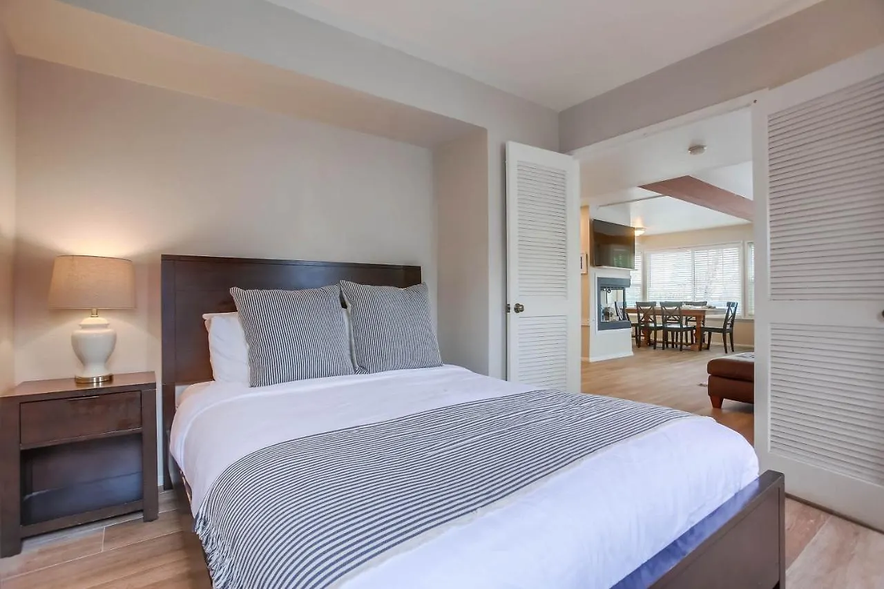 度假居 Ormond Oasis - Large Private Patio, Washerdryer, Pet Friendly & Steps2sand! 圣地亚哥