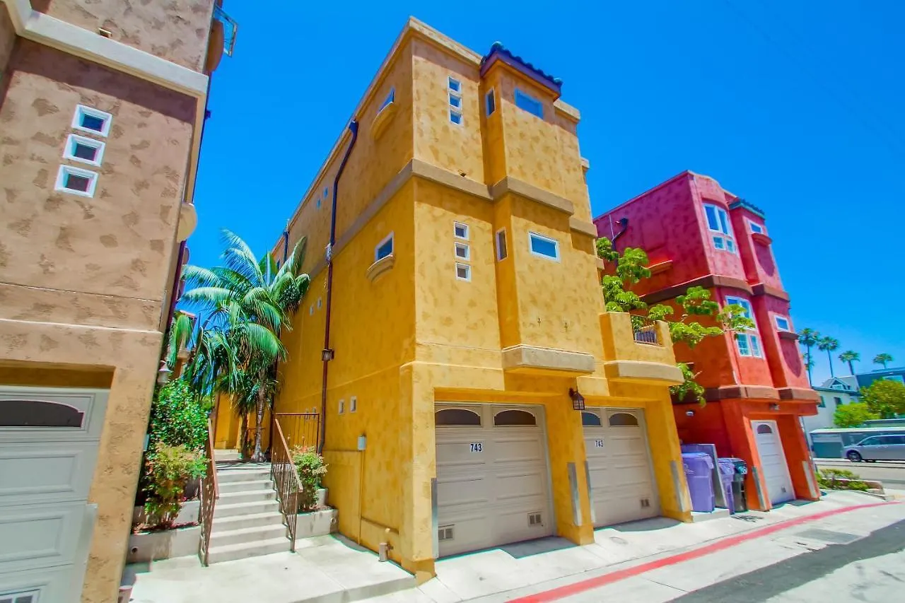 Rooftop Paradise W Private Patio, Garage & Ac 度假居