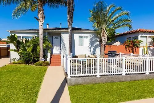 Pacific Oasis - Large Patio, Parking & Walk To