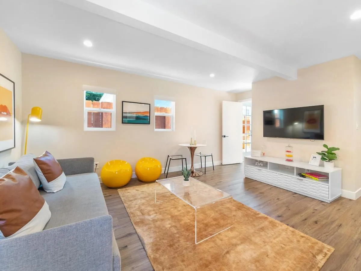 Holiday home Perfection - Private Patios, Bbq Walk2beach & Pet Friendly!