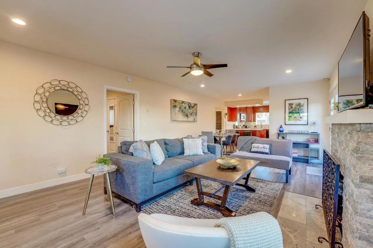 La Jolla Oasis - Pet Friendly, Large Backyard, Walk2beach & Location! 펜션 샌디에이고