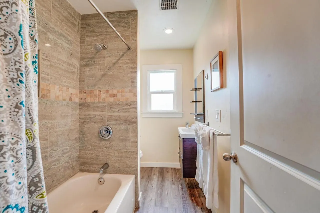 펜션 La Jolla Oasis - Pet Friendly, Large Backyard, Walk2beach & Location!