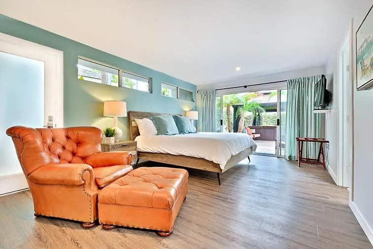 Shores Perfection - Spa, Ac, Pet Friendly, Parking, Fire Pit & Massive Private Yard! Semesterbostad *