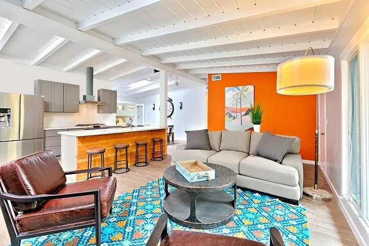 Tatil Evi Shores Perfection - Spa, Ac, Pet Friendly, Parking, Fire Pit & Massive Private Yard! *