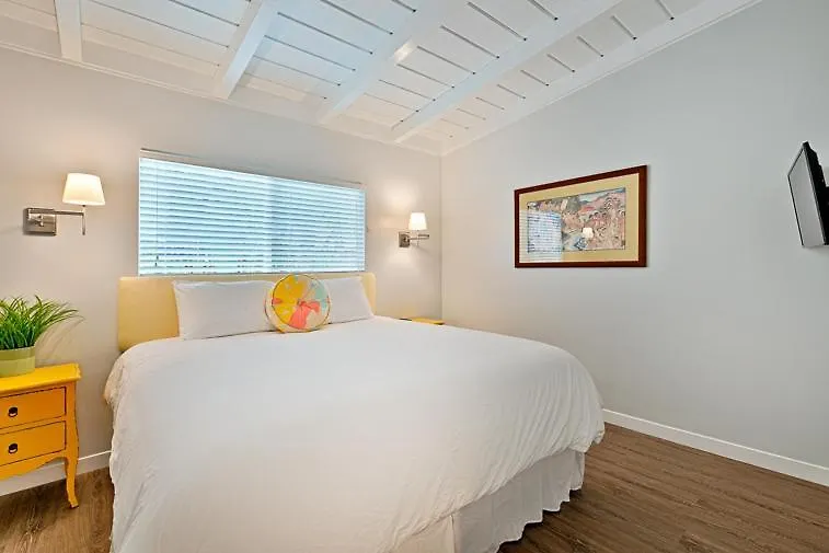 Semesterbostad Shores Perfection - Spa, Ac, Pet Friendly, Parking, Fire Pit & Massive Private Yard!