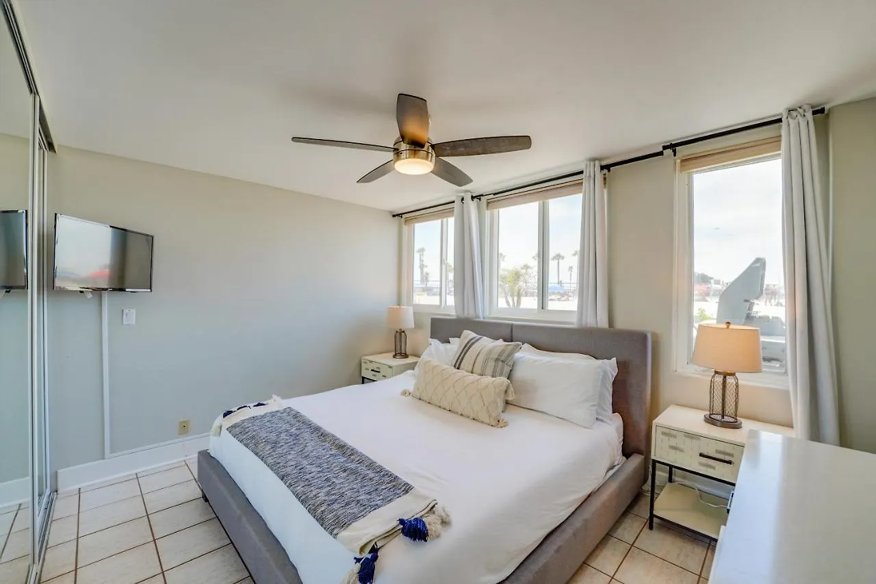 Oceanfront With Front Patio, Gas Grill, Fire Pit - Prime Location!!