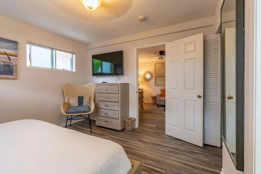 Delightful In Seaside Town Of La Jolla Village *