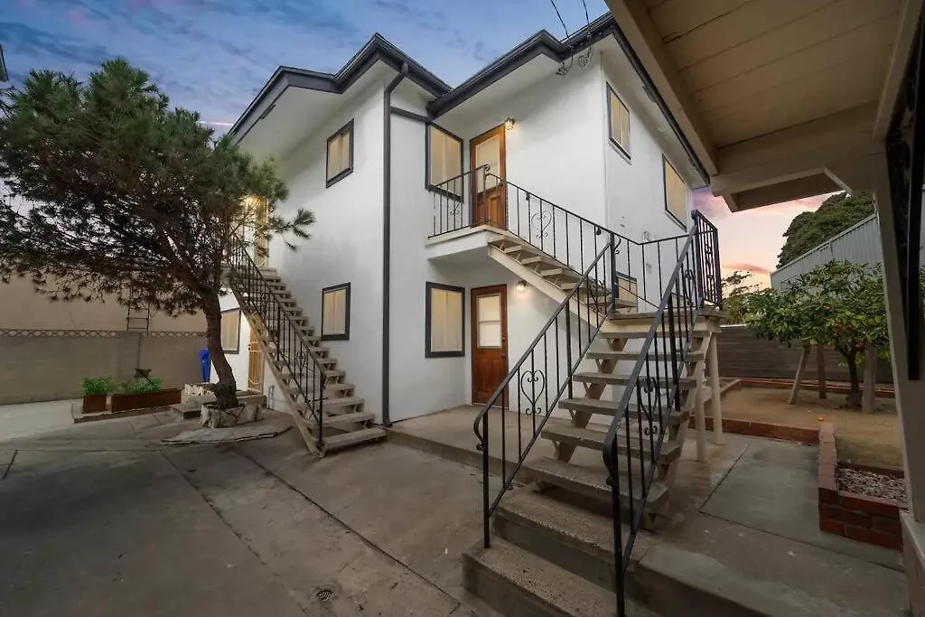 Casa -2br- Free Driveway Parking For 3 Cars *