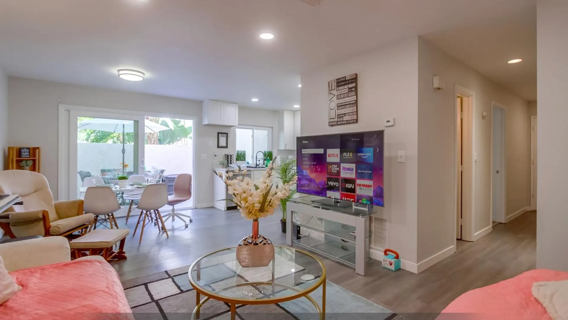 Entire Spacious 4-bedroom House W Free Pool Access, Garage & Parking In Prime Location סן דייגו