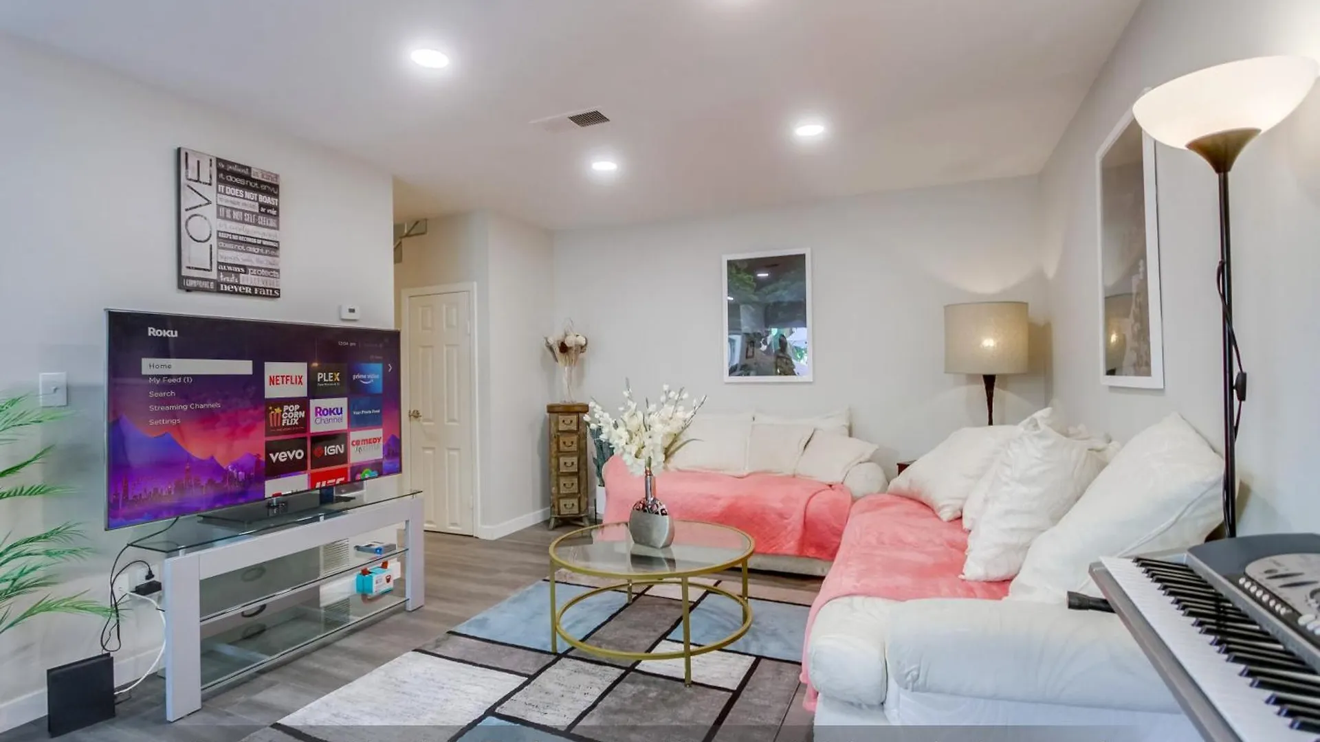 בית נופש Entire Spacious 4-bedroom House W Free Pool Access, Garage & Parking In Prime Location סן דייגו