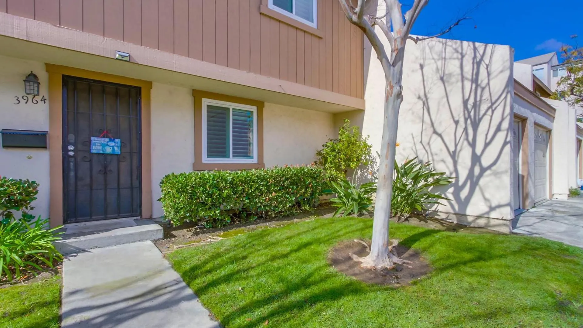 Entire Spacious 4-bedroom House W Free Pool Access, Garage & Parking In Prime Location בית נופש סן דייגו