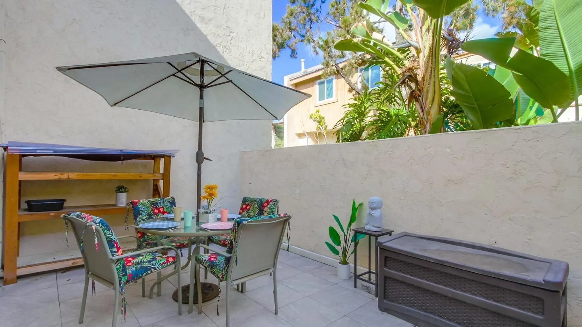 Entire Spacious 4-bedroom House W Free Pool Access, Garage & Parking In Prime Location סן דייגו