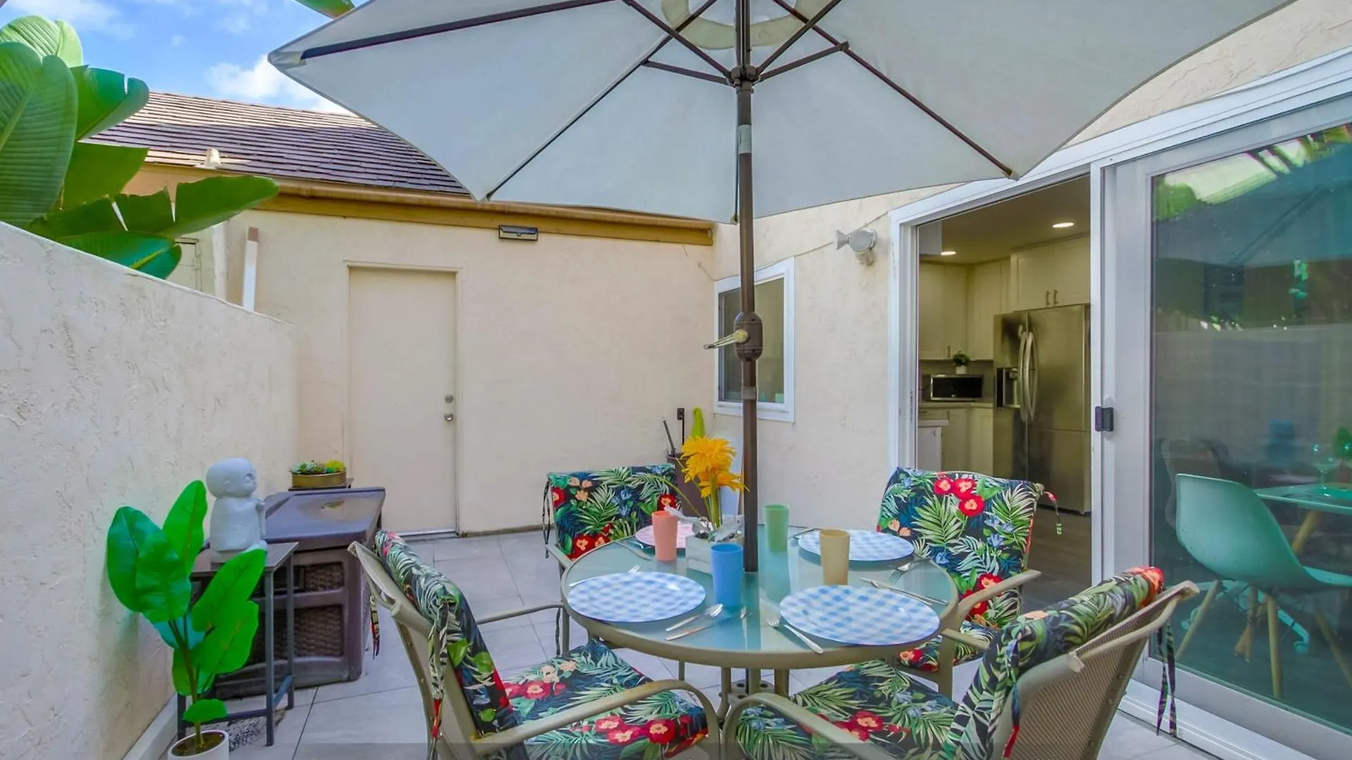 בית נופש Entire Spacious 4-bedroom House W Free Pool Access, Garage & Parking In Prime Location סן דייגו