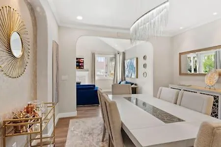 펜션 Champagne Taste Luxury In Hillcrest *