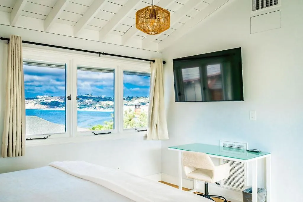 Blue Water View In Prime Coastal Locale בית נופש *