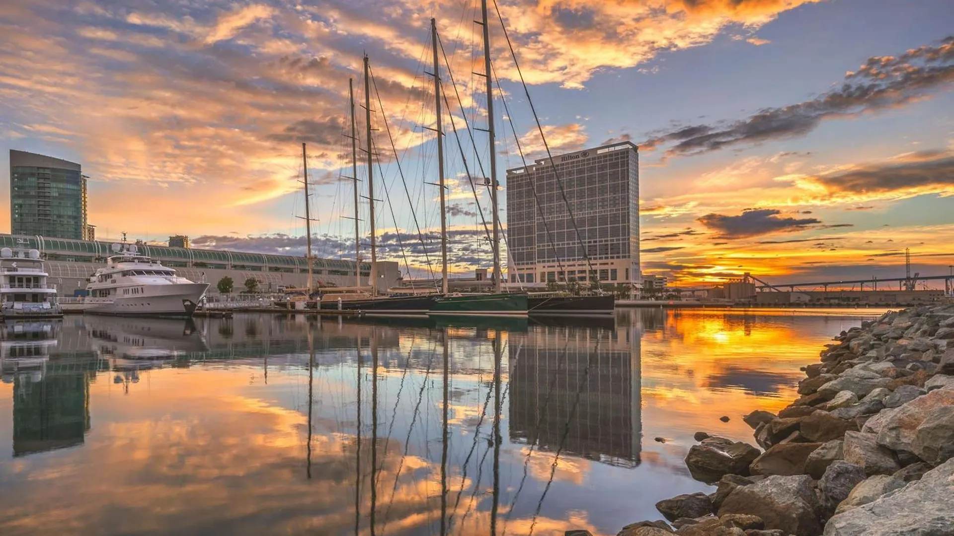 Hilton Bayfront Szálloda 4*