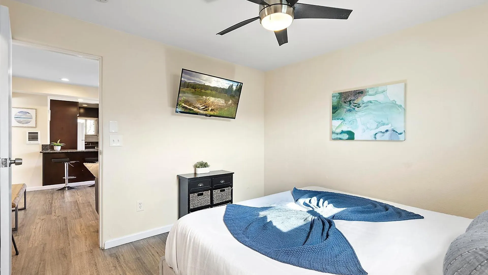 Holiday home Windansea Coastal Haven - Steps To