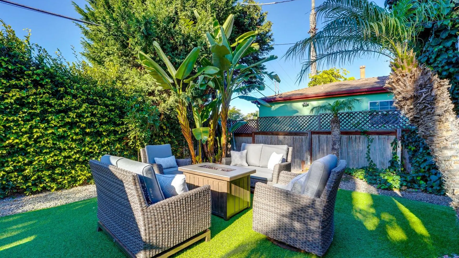 Shores Perfection - Spa, Ac, Pet Friendly, Parking, Fire Pit & Massive Private Yard! * San Diego