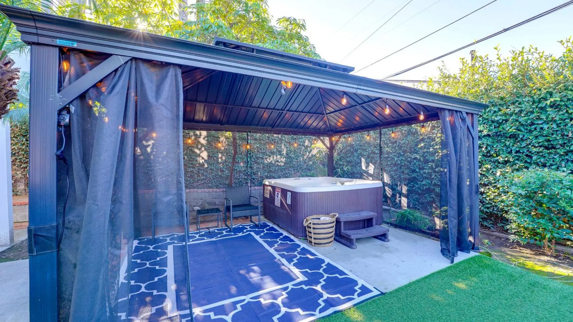 Shores Perfection - Spa, Ac, Pet Friendly, Parking, Fire Pit & Massive Private Yard! Tatil Evi *